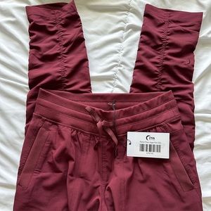 Zyia Maroon Plaza Jogger Pants XS